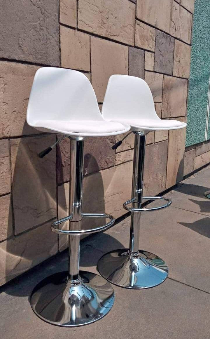 SILLAS ALTAS